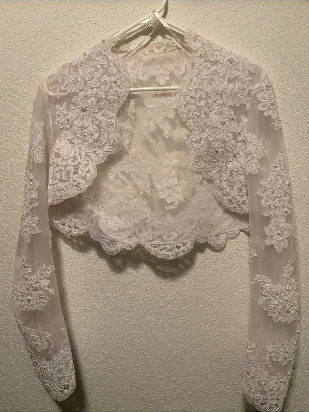 David’s Bridal All-Lace Bridal Shrug — Women’s Medium